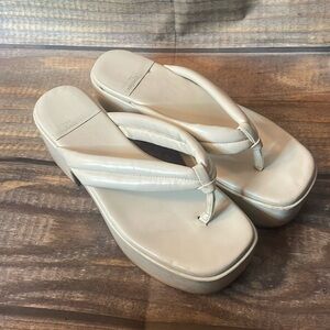 Jeffrey Campbell Finley Cream Platform Sandal size 9